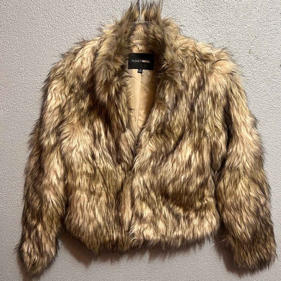 NWOT Fashion Nova Fernanda faux fur coat size small - Picture 3 of 10
